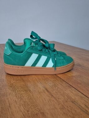 adidas Grand Court Alpha trainers (NWOT) US W9 Green/Green/Gum